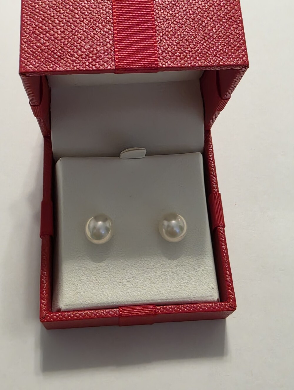 Belle de Mere Cultured Freshwater Pearl Stud Earrings 14kg - Picture 7 of 12